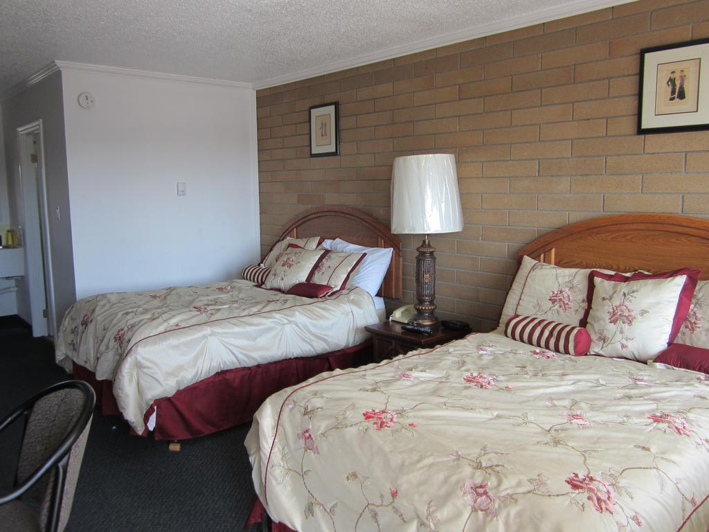 Peace Villa Motel Доусън Крийк Стая снимка